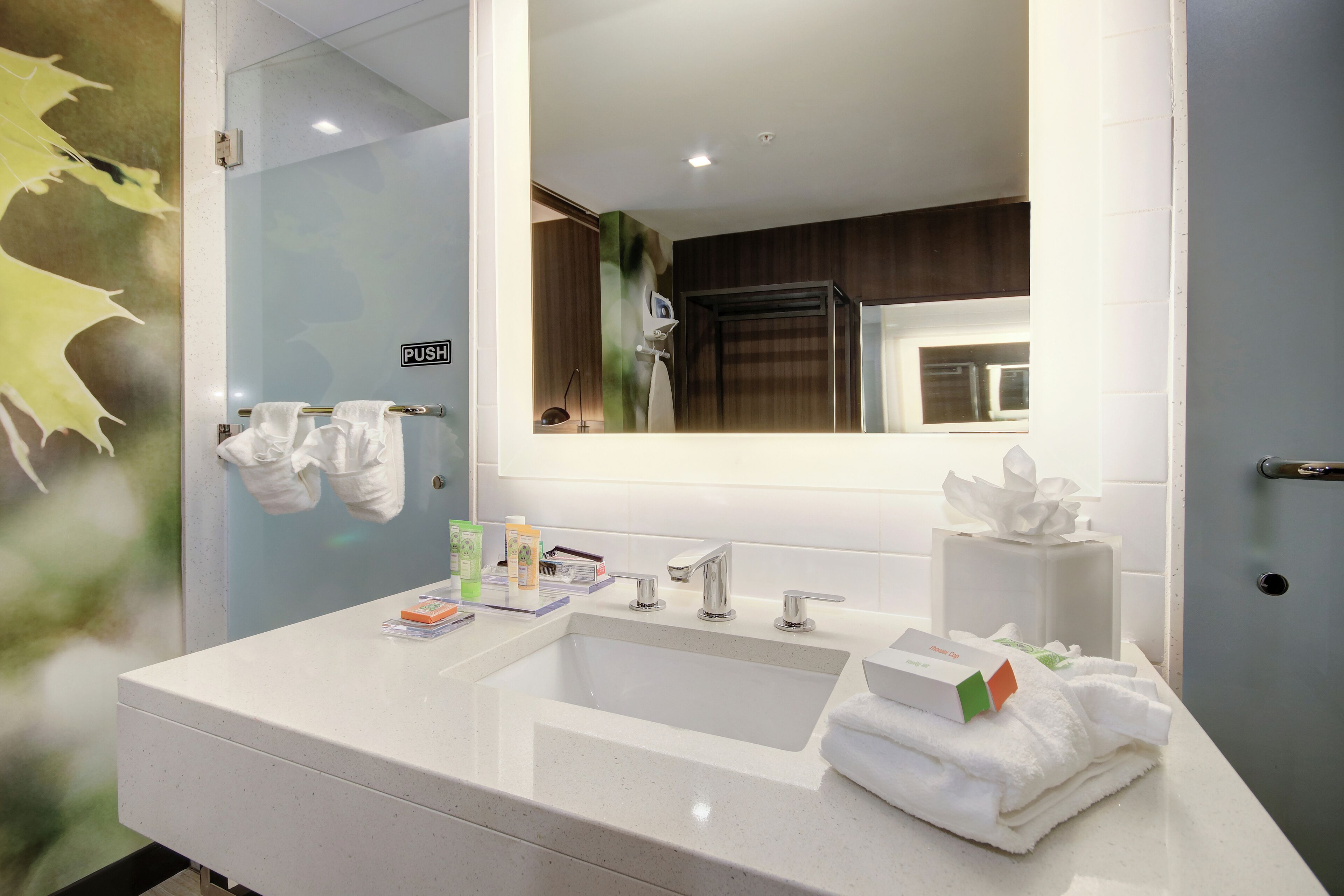 egyptian cotton sheets, premium bedding, pillow-top beds, in-room safe