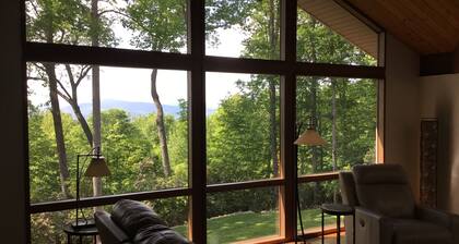 2.8 Acres of Mountain Magic. Close to Everything.