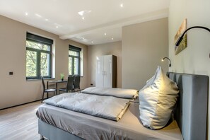 Appartement, 2 chambres, cuisine | Literie de qualité supérieure, bureau, fer et planche à repasser