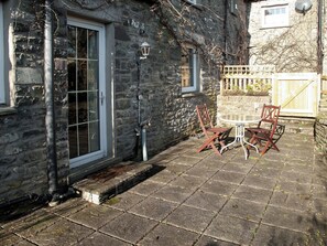 Outdoor dining - 1 bedroom accommodation in Endmoor, near Kendal (Endmoor, near Kendal)