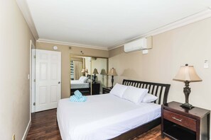 2 bedrooms, iron/ironing board, free WiFi, bed sheets - Ilikai Hotel - Two-Bedroom Suite that overlooks the Waikiki City Lights! No Resort Fees! (Honolulu)
