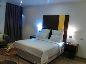 1 slaapkamer, een strijkplank/strijkijzer