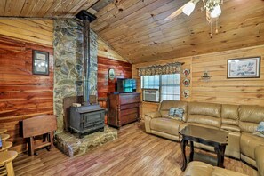TV, DVD player - Secluded Cabin w/ Pond ~ 37 Mi to Gulf Coast! (Wiggins)