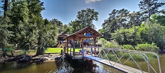 Waterfront Midway Home w/ Sunroom & Large Yard