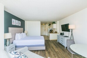 1 slaapkamer, een strijkplank/strijkijzer, gratis wifi, beddengoed