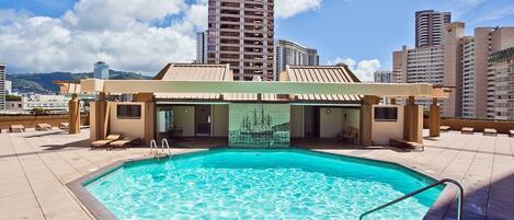 Outdoor pool, a heated pool