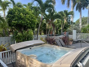 Outdoor spa tub