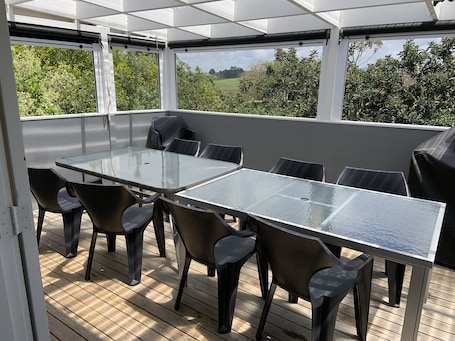 Outdoor dining. 6 Bedroom home with 3 bathrooms, Rural and Private, 1km to local village, cafes