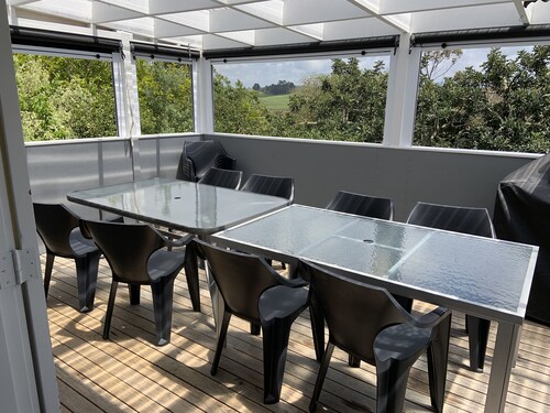 6 Bedroom home with 3 bathrooms, Rural and Private, 1km to local village, cafes