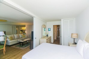 1 bedroom, iron/ironing board, free WiFi, bed sheets - Marina Hawaii Vacations - Beautiful 180 Degree Ocean Views! (Honolulu)