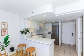 Coffee/tea maker, fridge, microwave, oven - Highly desirable Deluxe One-bedroom Yacht Harbor View - Reserve Today, Will not last Long!! (Honolulu)