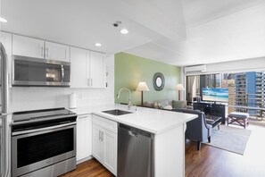 Fridge, microwave, oven, stovetop - Ilikai Hotel - Perfect Waikiki Getaway! Overlooking The Mountains & City Lights! (Honolulu)