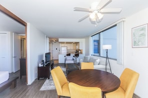 Interior - Ilikai Marina, Minutes to the Beach, 180-Degree Ocean View! (Honolulu)