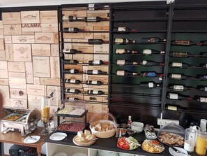 Tägliches kontinentales Frühstück gegen Gebühr