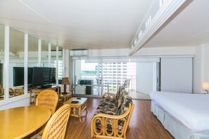 1 habitación, tabla de planchar con plancha, wifi gratis y ropa de cama 