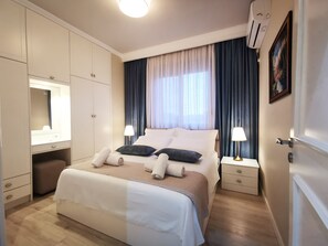 1 bedroom, iron/ironing board, free WiFi, bed sheets - Eli's beachfront apartment (Sarande)