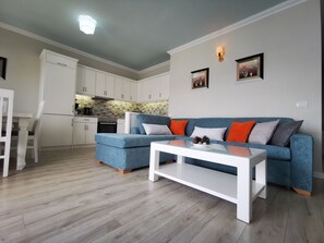 Smart TV - Eli's beachfront apartment (Sarande)