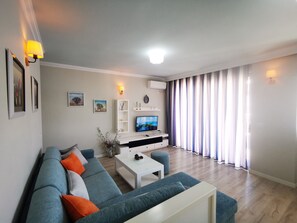 Smart TV - Eli's beachfront apartment (Sarande)