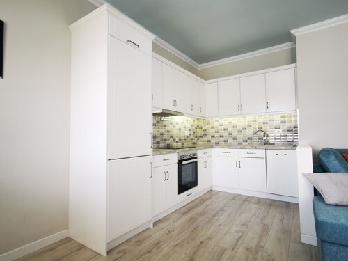 Elin Seafront-Boutique-huoneisto