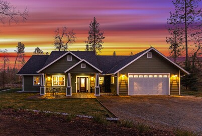 Yosemite Pines Resort su propio entorno privado como un spa, piscina, pony, sala de juegos
