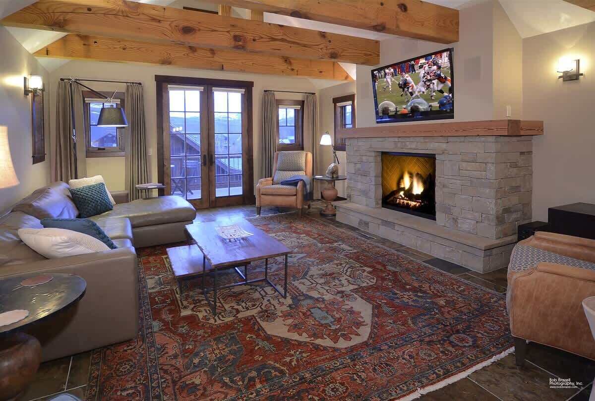 TV, fireplace