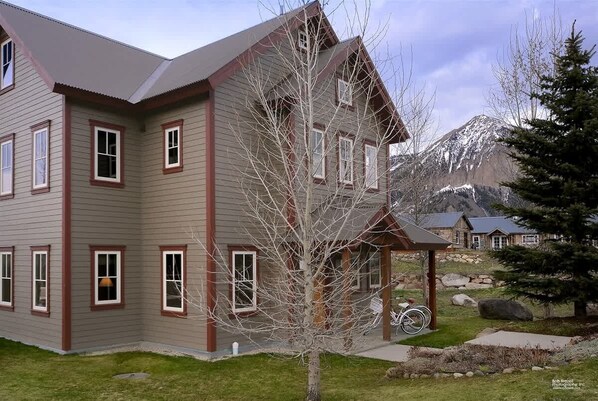 Exterior - The Townie (Crested Butte)