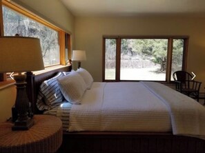 3 bedrooms, iron/ironing board, travel cot, WiFi