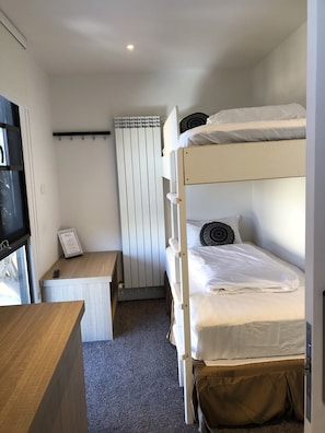 2 Single Beds Bunk Room with Ensuite | Blackout drapes, bed sheets
