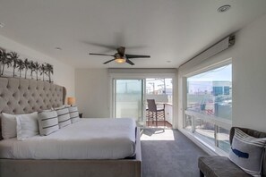 3 bedrooms, iron/ironing board, free WiFi, bed sheets - 1 House to Beach, Ocean Views, 3 Levels + Sky Deck (San Diego)