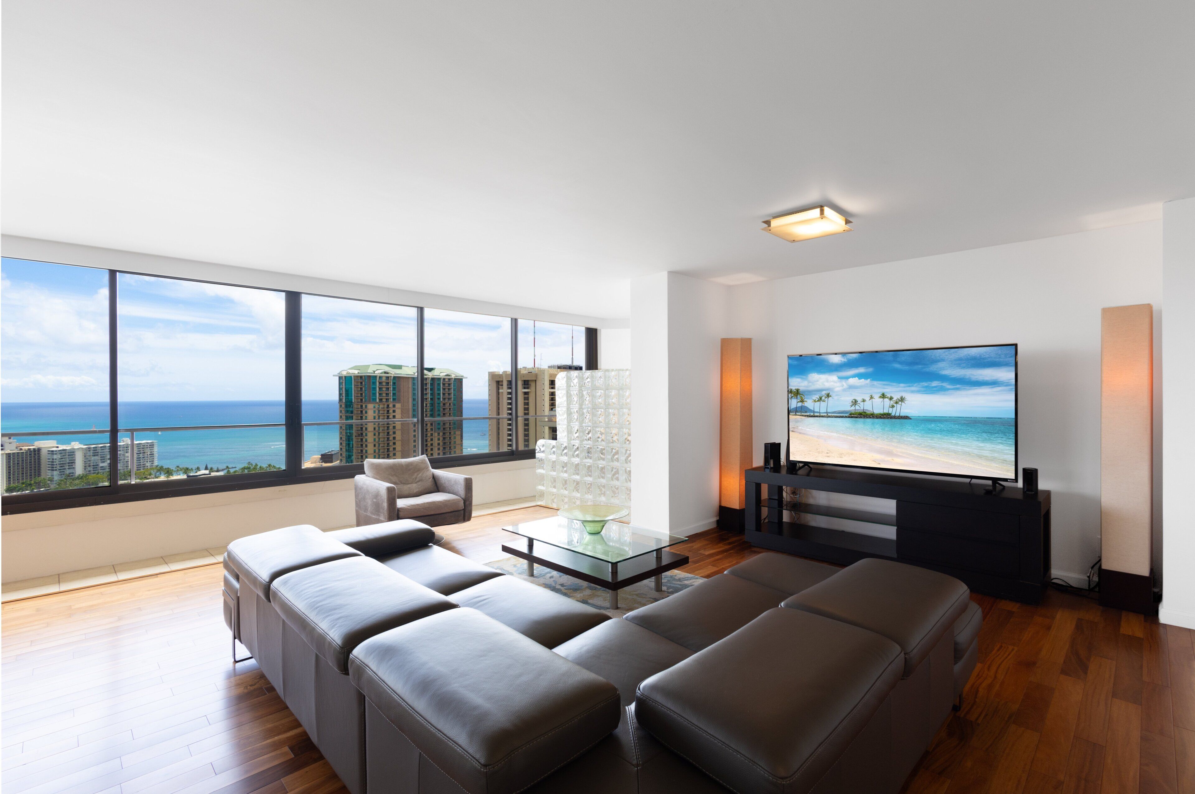 Een televisie en een dvd-speler