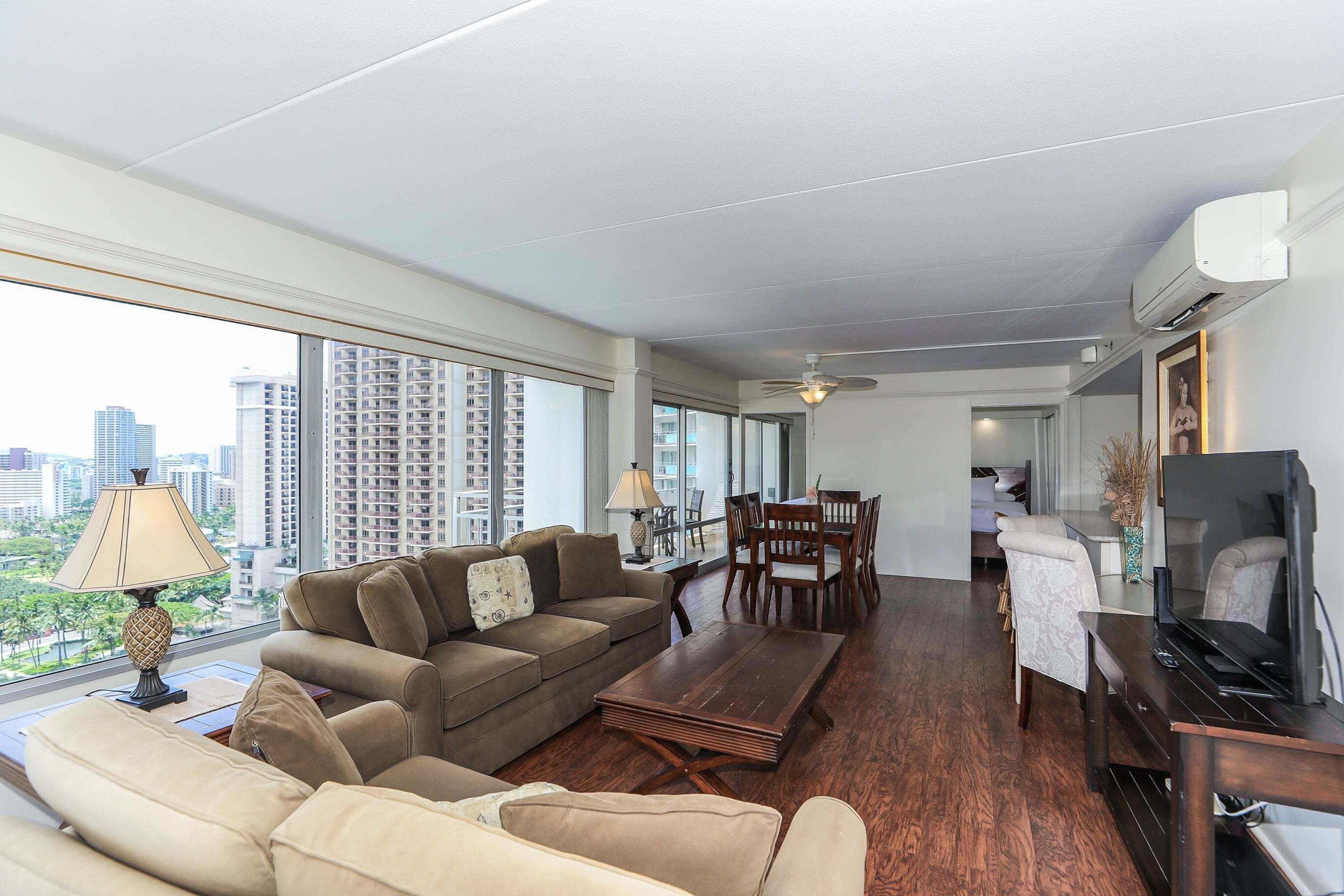 Ilikai Hotel Unità Completamente Rinnovata Con 2 Camere Da Letto Con Vista Sulle Luci Della Città E Vista Parziale Sull'oceano! - Honolulu, HI