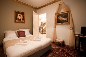 Chambre Double | Literie de qualité supérieure, fer et planche à repasser, Wi-Fi gratuit