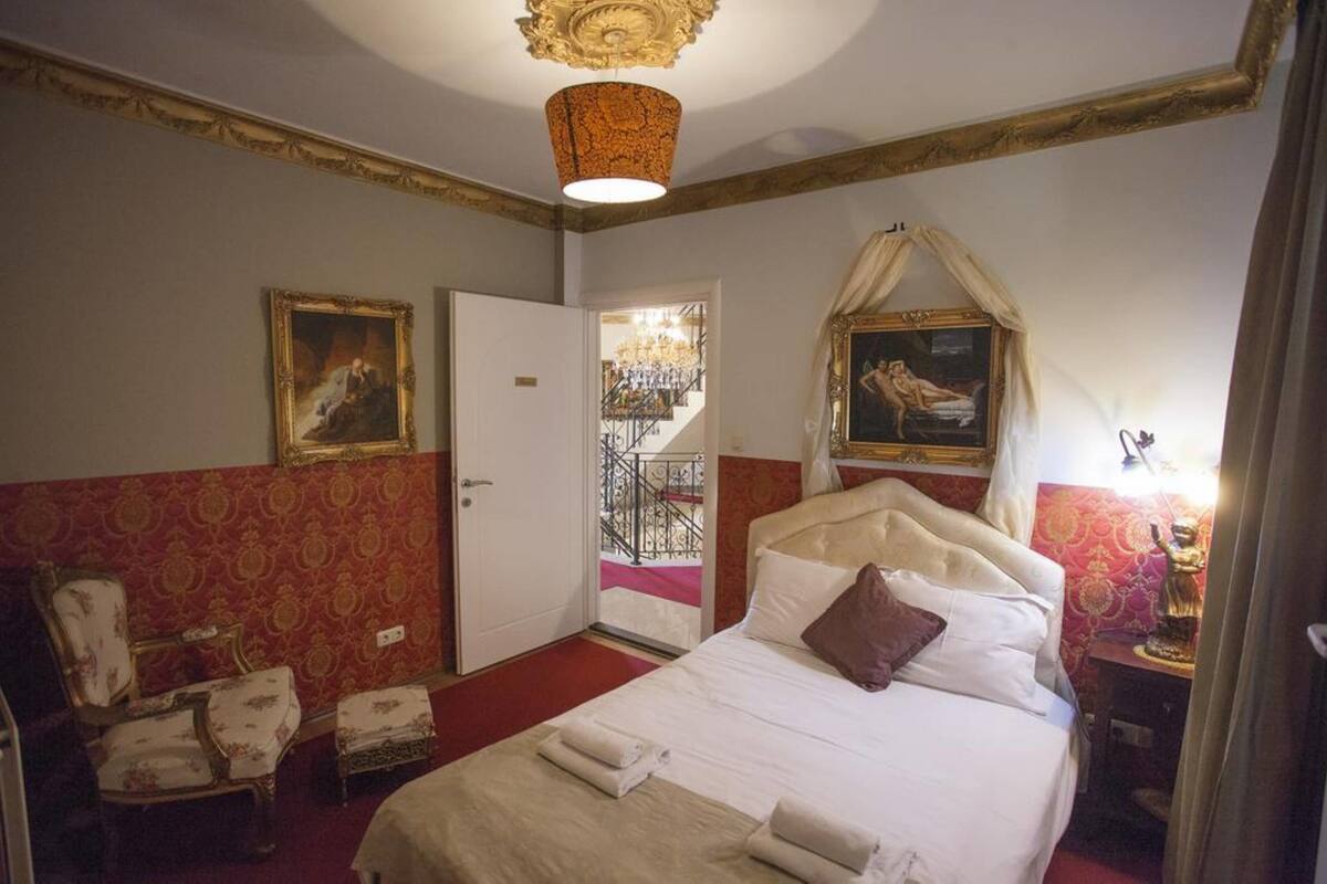 Single Room | Premium bedding, iron/ironing board, WiFi (free), bed sheets