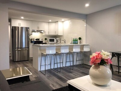 Niagara Luxury - Warm, Cozy and Clean Suite Stay (3)