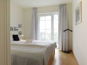 2 bedrooms, iron/ironing board, travel cot, WiFi