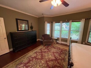 3 bedrooms, iron/ironing board, travel crib, WiFi - "Lake Lanier Islands House Rental"  (Buford)