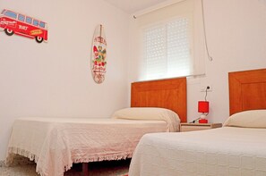 2 Schlafzimmer, Bügeleisen/Bügelbrett, Bettwäsche