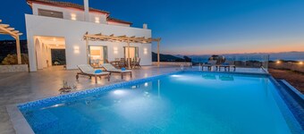 DaLuz Villa, Leuchtturmvilla mit privatem Pool und Meerblick