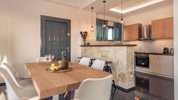 冰箱、微波炉、烤箱、洗碗机