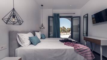 6 sovrum, värdeförvaringsskåp på rummet, skrivbord och ljudisolering