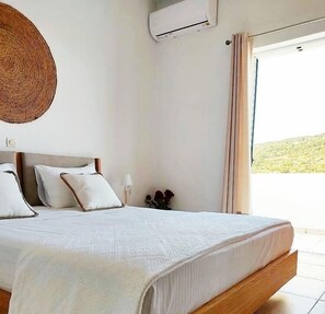 6 camere, una cassaforte in camera, una scrivania, insonorizzazione