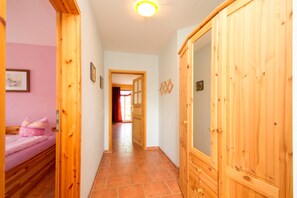 1 bedroom, travel cot, WiFi, bed sheets