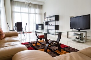 Deluxe Apartment | Living area - HiGuests - Atlantic Tower (Dubai)