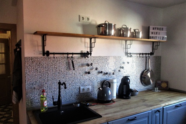 Fridge, dishwasher, coffee/tea maker, electric kettle