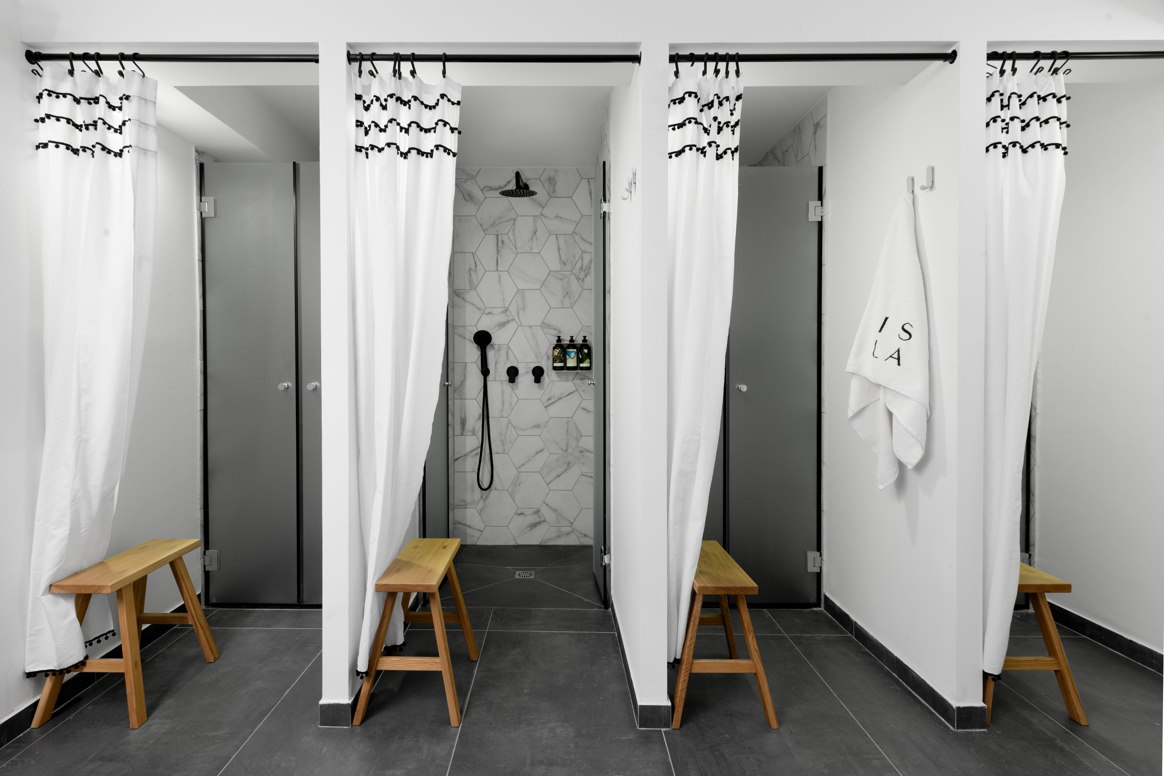 Asrama Umum Premium, Bebas Asap Rokok (6 Beds Female Only) | Shower kamar mandi