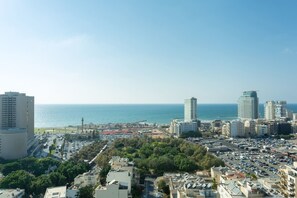 View from room - Incredible 1BR White City by HolyGuest (Tel Aviv)