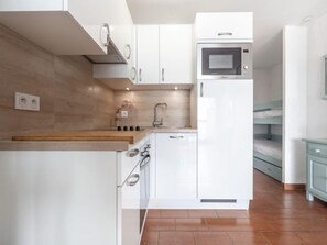 Refrigerador, microondas, horno y tostadora 