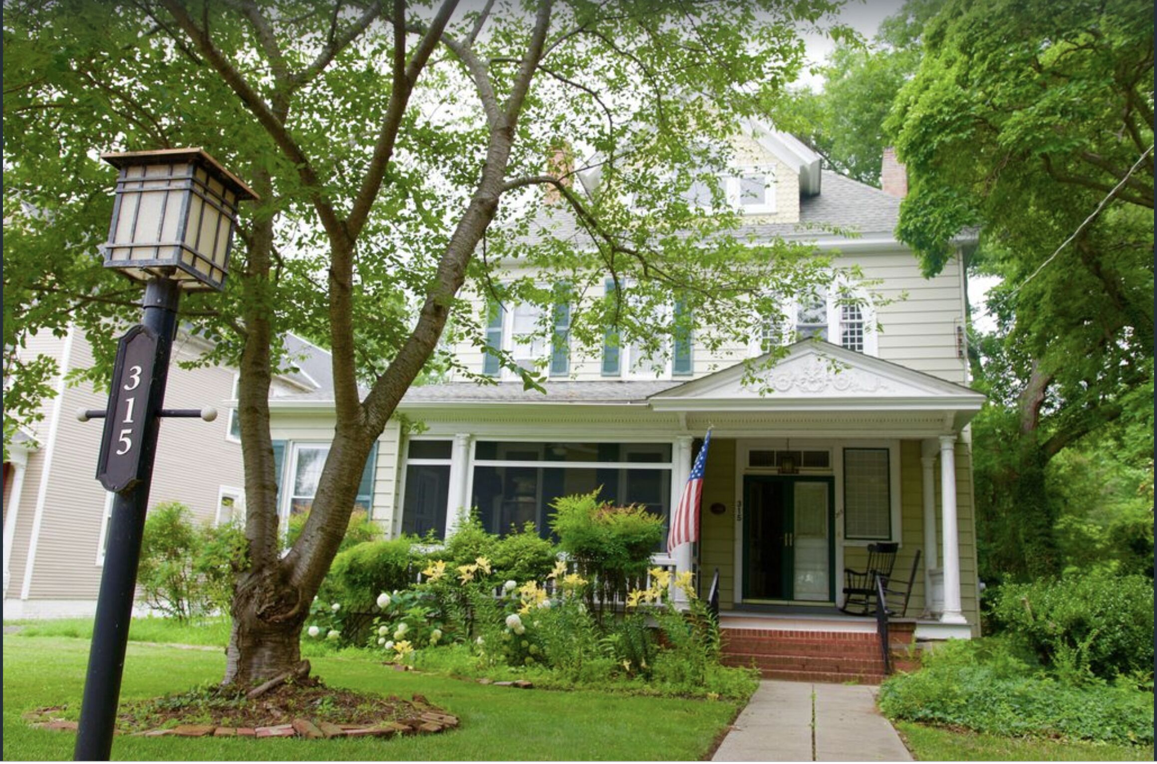Victorian Home In Historic West End