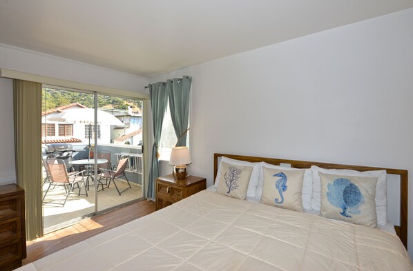 4 bedrooms, iron/ironing board, travel cot, WiFi