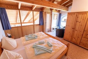 1 chambre, lit parapluie, Wi-Fi, draps fournis